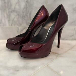 Stuart Weitzman- Elegant Burgundy, Patent leather, Peep toe, High Heel Pumps